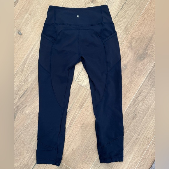 Lululemon navy blue size 8 side pockets - Picture 2 of 3
